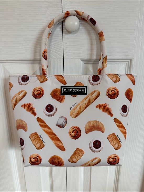 Betsey Johnson Handbags - Betsy Johnson pastry print insulated lunch tote